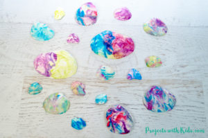 This seashell art is so fun and easy, kids will love creating gorgeous marbled seashells with their beach treasures. The patterns are so colorful and gorgeous! This summer craft will have kids engaged, using their creativity and having fun.