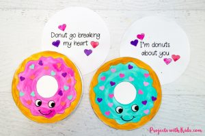 Kids will have tons of fun creating these adorable Valentine's Day donut cards! A super easy Valentine's craft that comes with a free printable.