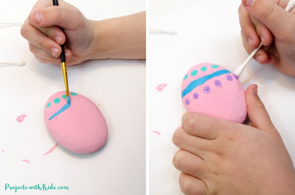 These painted Easter egg rocks are super easy and tons of fun for kids to make! Use them as part of your Easter decor or include them in a non-candy Easter egg hunt!