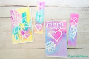 Kids will love to make this lovely Mother's Day bookmark and card set for their mom or grandma as a special handmade gift. A super easy watercolor technique for kids of all ages!